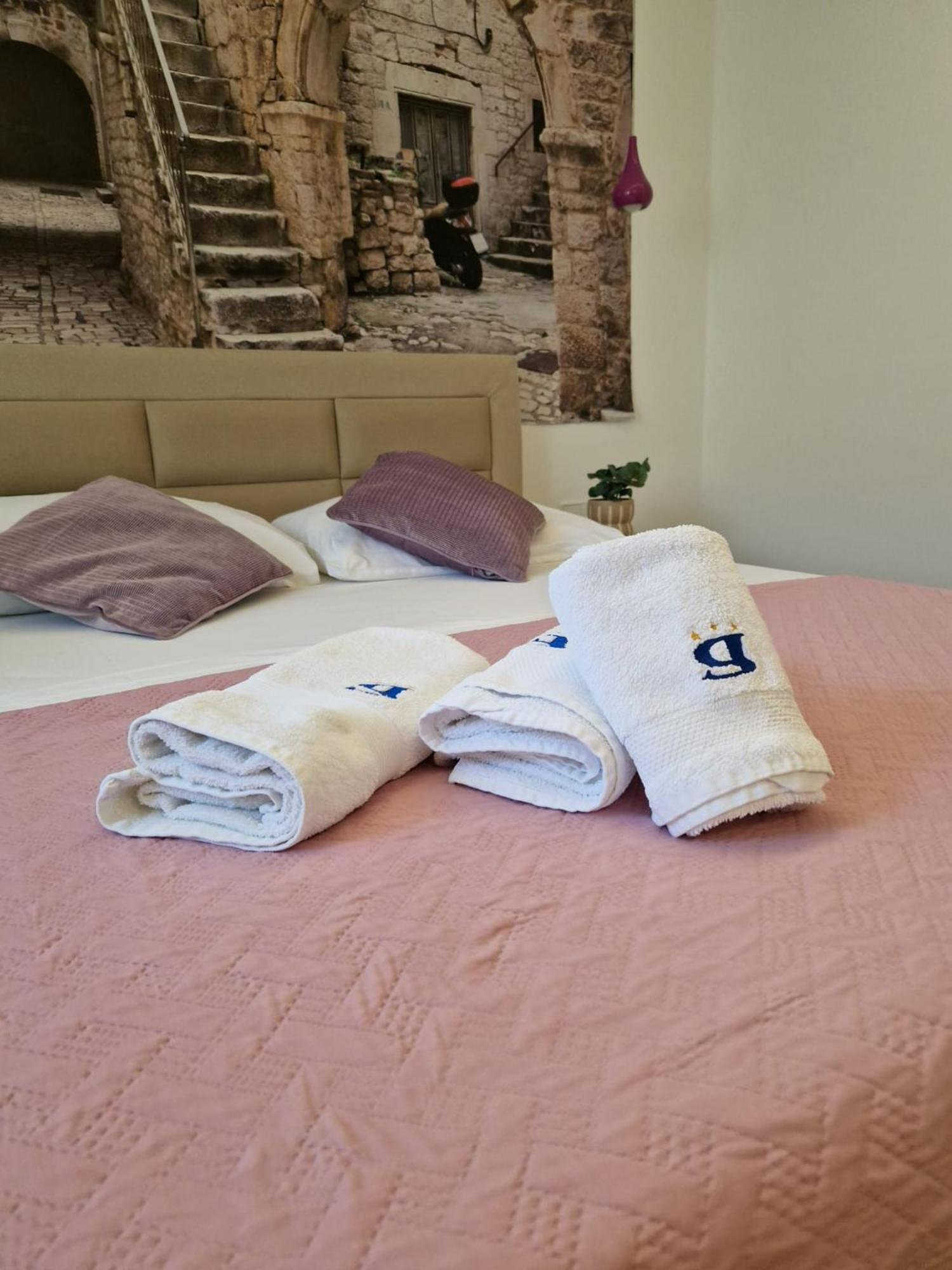 Apartments G Трогир Номер фото